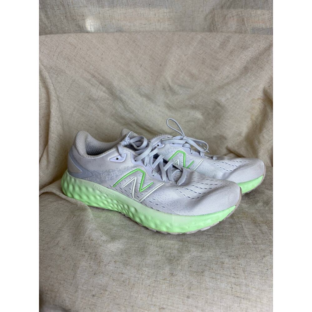 New Balance fresh foam EV0Z White Green Women's Sz. 9.5